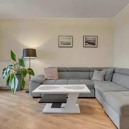 アパート Portova Q4apartments グディニャ