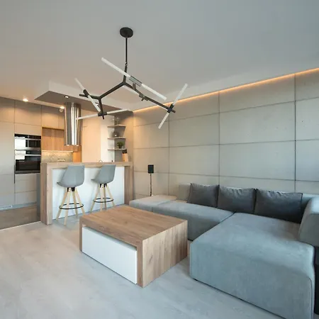 Portova Q4apartments * غدينيا