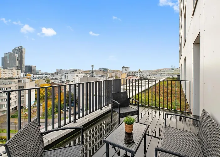 Portova Q4apartments شقة *