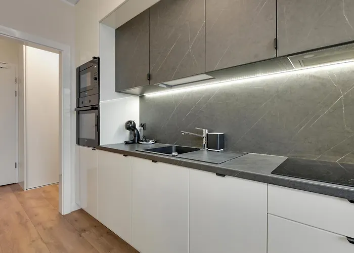 Portova Q4apartments شقة غدينيا